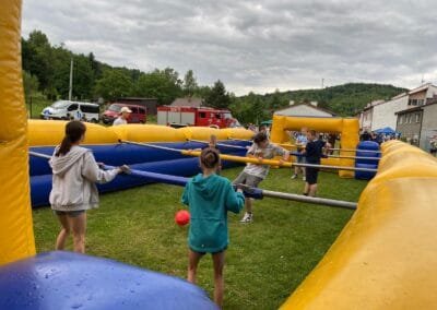 Gigantyczne piłkarzyki – ludzkie piłkarzyki